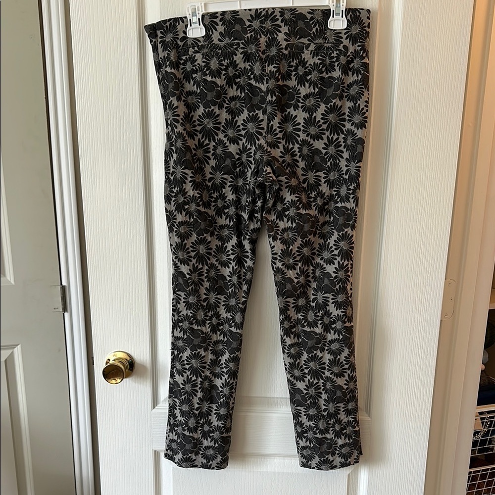 Free People Black and Gray Cropped Floral Pants - Picture 2 of 3